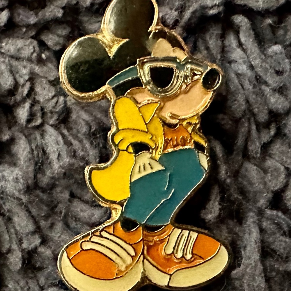 🎈😍🎈3 Jewelry Bundle Items $15. Disney Vintage Mickey Mouse Brooch Unisex